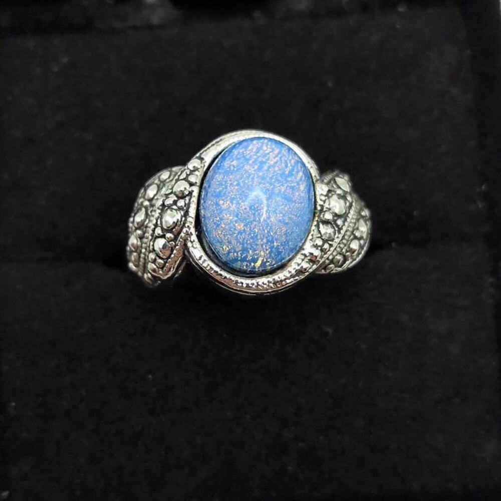 Vintage Avon Blue Opalesque Silver Tone Cabachon Ring Size 7.25